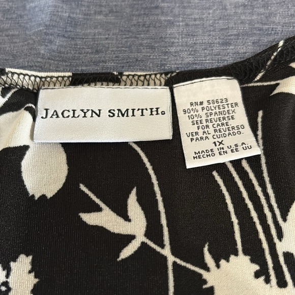 Women’s Sz 1X Jaclyn Smith 3/4 Sleeve VNeck Top - Picture 4 of 5
